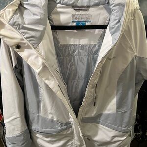 Columbia Women's Snow Jacket in White and Light Gray